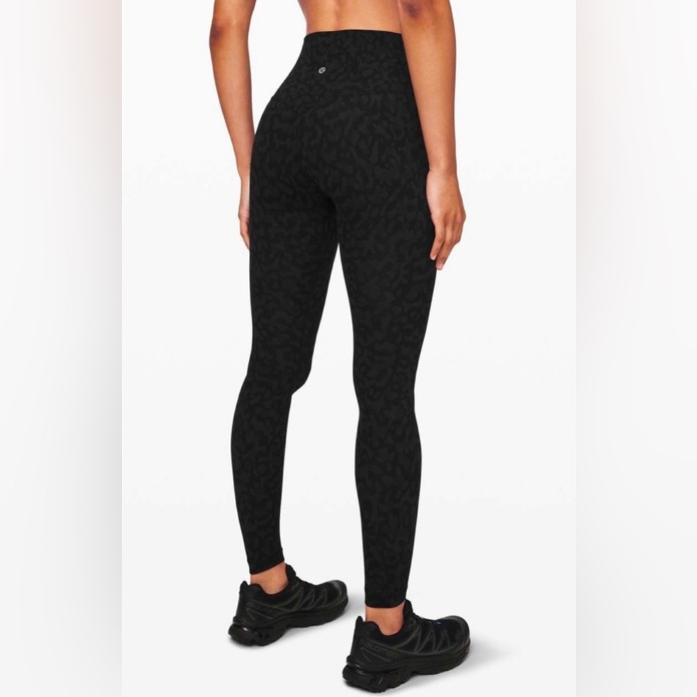 Lululemon 28 inch black print leggings